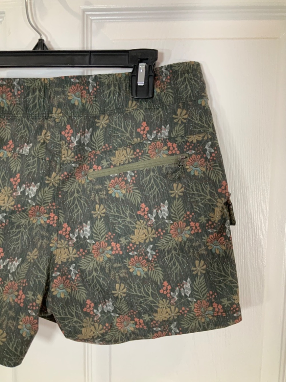 Kuhl Kruiser Getaway Shorts Floral Carbon Woodland Hiking Size Medium - Picture 7 of 10